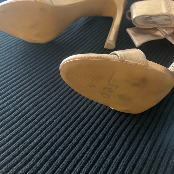 Rose gold high heel sandals - Picture 3 of 3